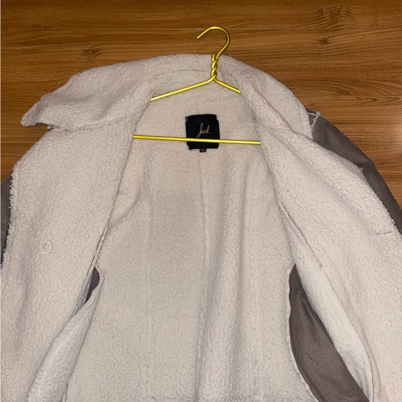 Jack Coat - Picture 3 of 3